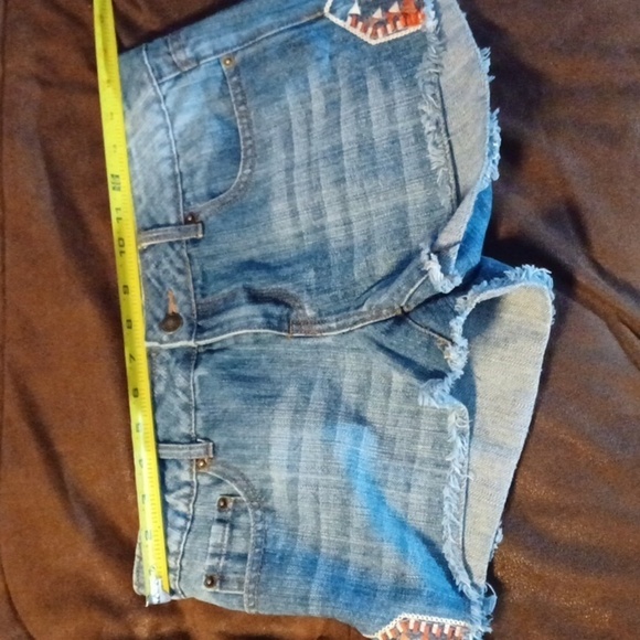 FOREVER 21 PREMIUM DENIM, SIZE 28 WOMENS SHORTS. - Picture 8 of 8